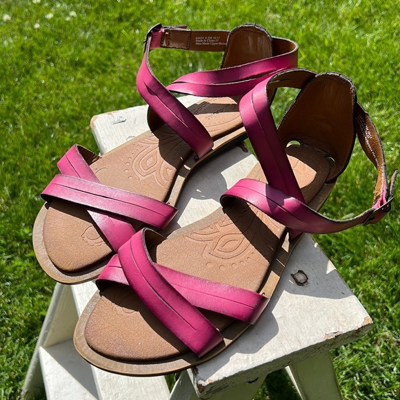 Clarks Shoes - Clarks Pink Sandals!💕